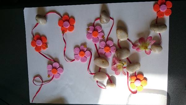 En bild som visar bord, inomhus

Automatiskt genererad beskrivning